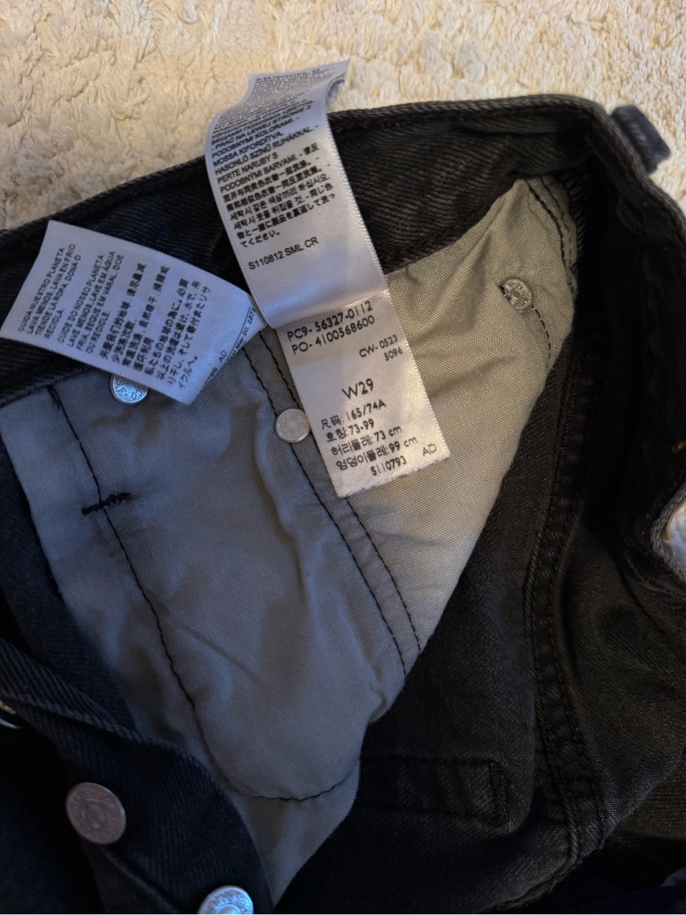 Women’s Levi 501 Black Jean shorts - Picture 4 of 4